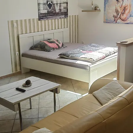 Wow Sleeping Bed & Breakfast *